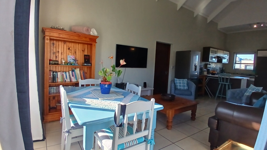 2 Bedroom Property for Sale in Sandbaai Western Cape